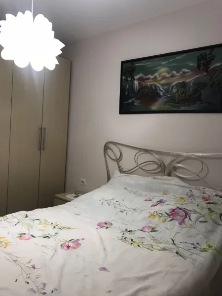 jepet me qera 2+1+Ballkon Kati 4, 87 m² 750 € (Rruga Kosovarve)