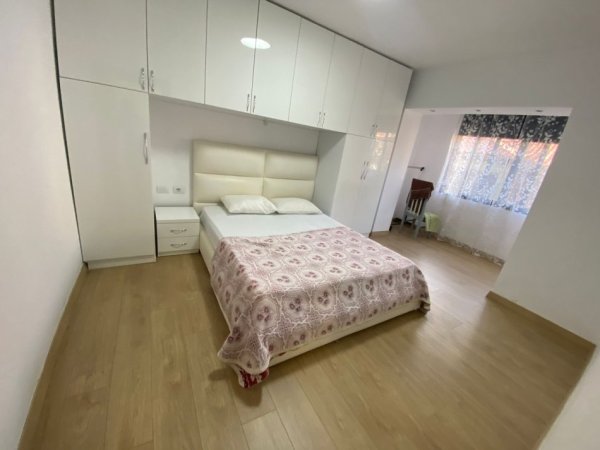 Tirane, jepet me qera apartament 1+1 Kati 1, 65 m² 600 € (rruga Myslym Shyr)