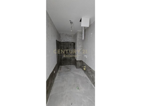 Tirane, shes apartament 3+1+2+VERANDE , 218 m² 719.000 € (Liqeni i Tiranës)