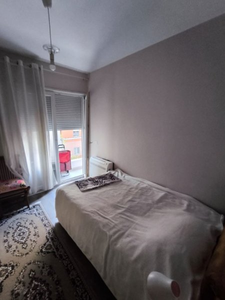 Shqiperi, me qera apartament 2+1+Ballkon Kati 2, sip 90 m² Rruga E Kosovareve)