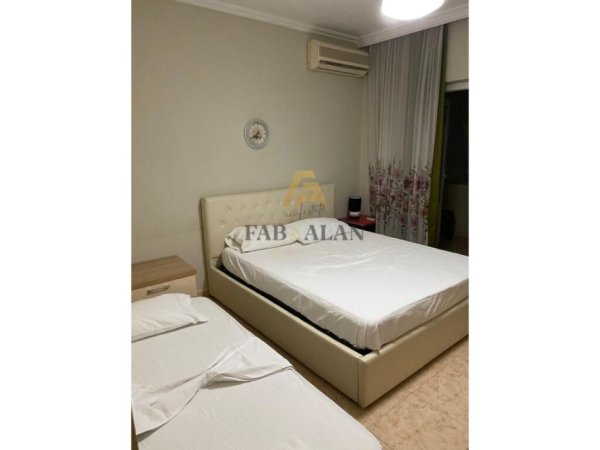 Tirane, jepet me qera apartament 2+1 Kati 2, 160 m² 1.200 € (Pazari i Ri)