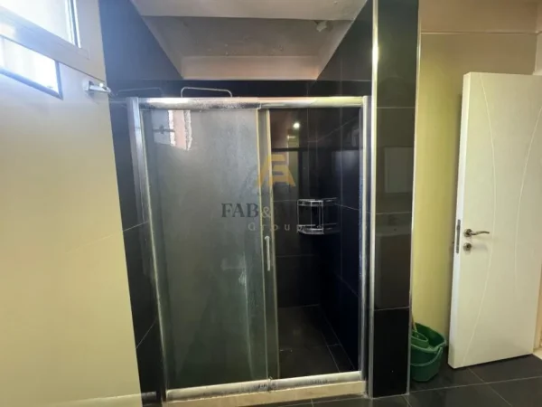 Tirane, shitet apartament 2+1 Kati 4, 103 m² 110.000 € (Fresku, Ana Market)