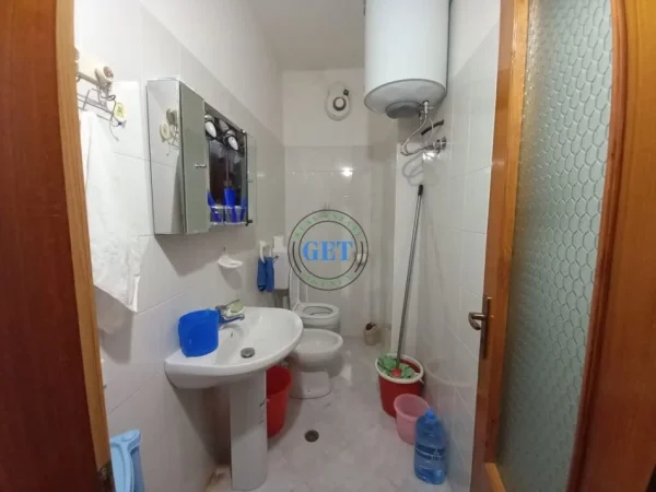 Durres, jepet me qera apartament 2+1 Kati 5, 105 m² 450 € (Vollga)