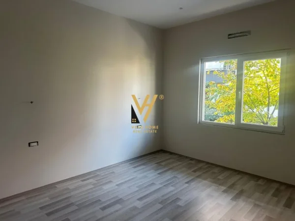 Tirane, shitet apartament 2+1+Ballkon Kati 0, 116 m² 129.000 € (FRESK)