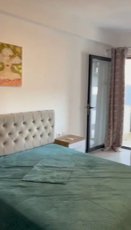 Tirane, jepet me qera apartament 2+1+Ballkon Kati 7, 114 m² 700 € (Rezidenca Oasis)