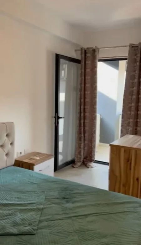 Tirane, jepet me qera apartament 2+1+Ballkon Kati 7, 114 m² 700 € (Rezidenca Oasis)