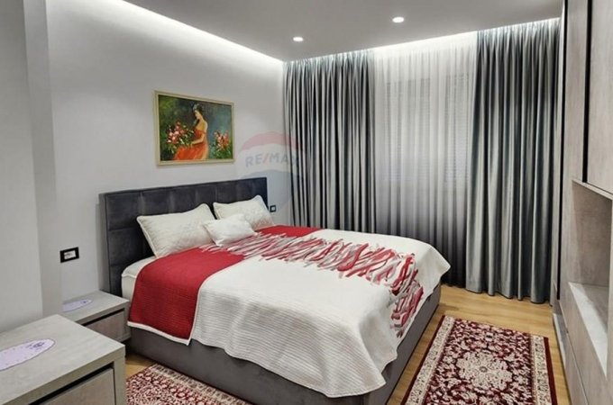 Tirane, jepet me qera apartament 2+1 Kati 4, 115 m² 1.000 € 