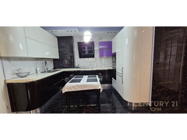 Tirane, jap me qera apartament 3+1+2+PARKIM , 140 m² 1.500 € (Rr. Perlat Rexhepi, Garda)