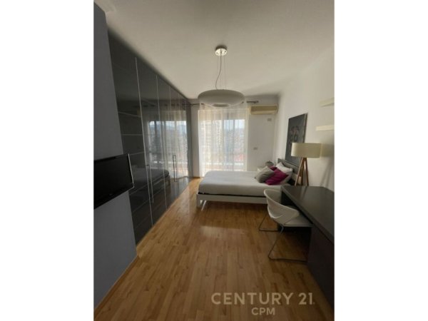 Tirane, jap me qera apartament 3+1+2+PARKIM , 140 m² 1.500 € (Rr. Perlat Rexhepi, Garda)