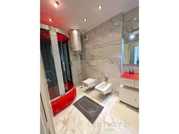 Tirane, jap me qera apartament 3+1+2+PARKIM , 140 m² 1.500 € (Rr. Perlat Rexhepi, Garda)