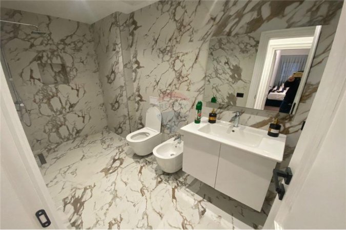 Tirane, jepet me qera apartament 3+1 , 1.000 € (Rezidenca Kodra e Diellit)