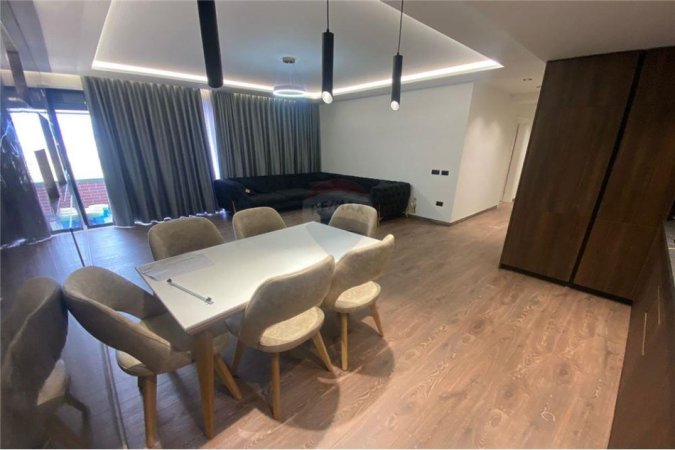 Tirane, jepet me qera apartament 3+1 , 1.000 € (Rezidenca Kodra e Diellit)