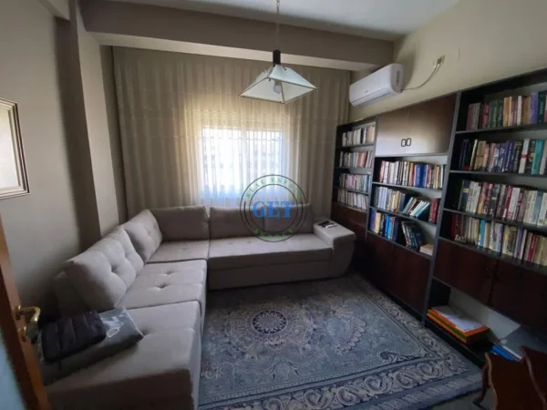 Durres, shes apartament 2+1 Kati 3, 130 m² 145.000 € (Stadiumi)