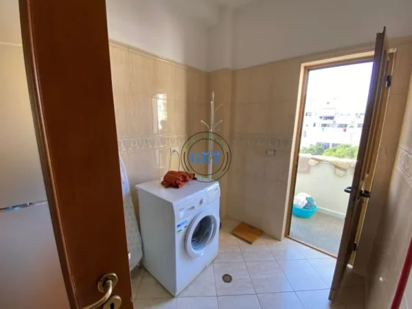 Durres, shes apartament 2+1 Kati 3, 130 m² 145.000 € (Stadiumi)