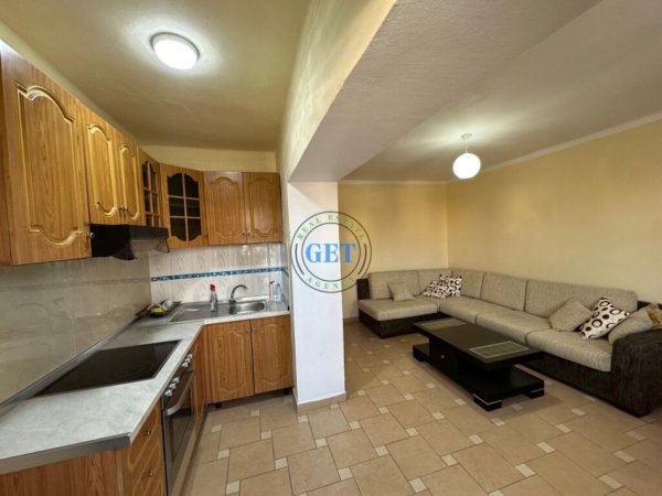 Durres, jepet me qera apartament 1+1 Kati 1, 52 m² 250 € (AKU, Durres)