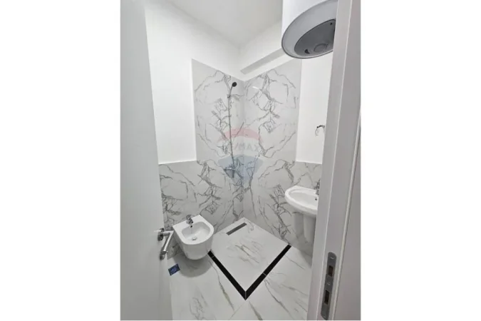 Tirane, jepet me qera apartament , 850 € (Kodra e Diellit)