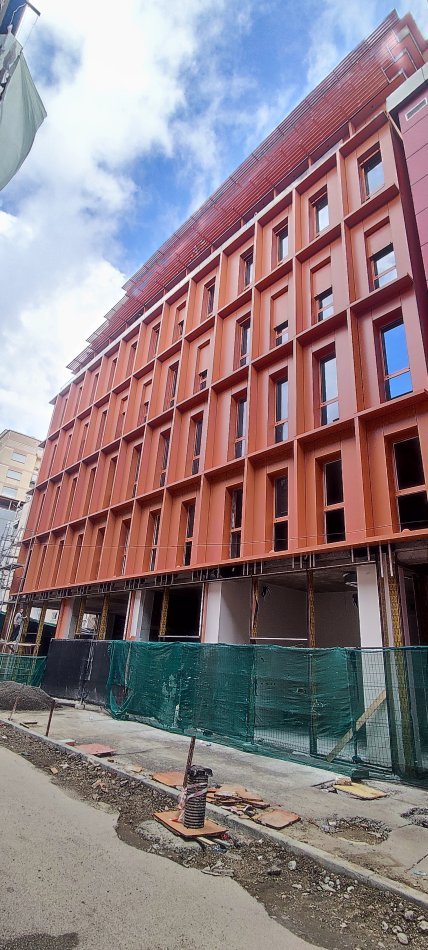 Tirane, shitet lokal Kati 0, cmim 850000€, sip160 m² (Sheshi Wilson-Rruga Moskat)
