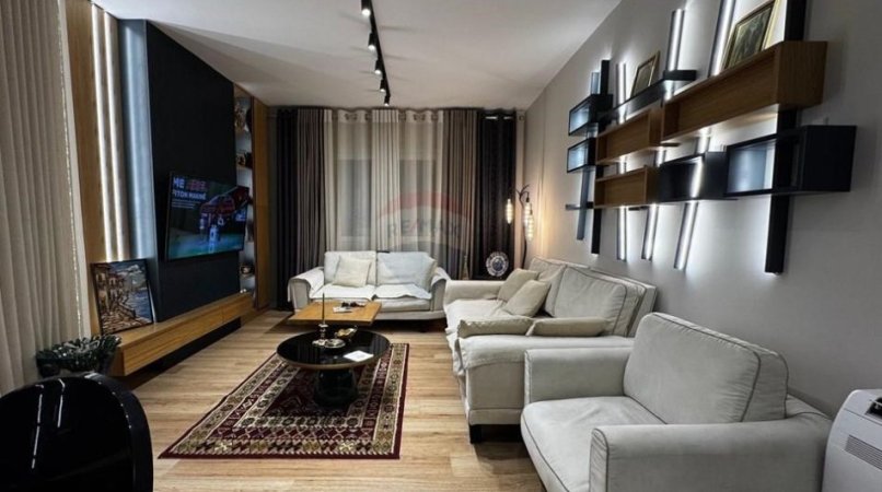 Tirane, jap me qera apartament 2+1 , 115 m² 1.000 € 