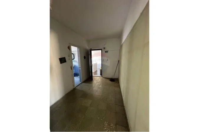 Tirane, shitet apartament 1+1 , 75.000 € (Ali Demi)