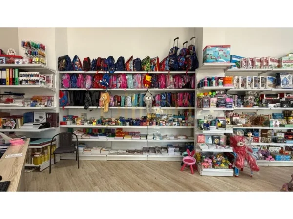 Tirane, shitet dyqan Kati 0, 65 m² 25.000 € (Astiri, Tirana, Albania)