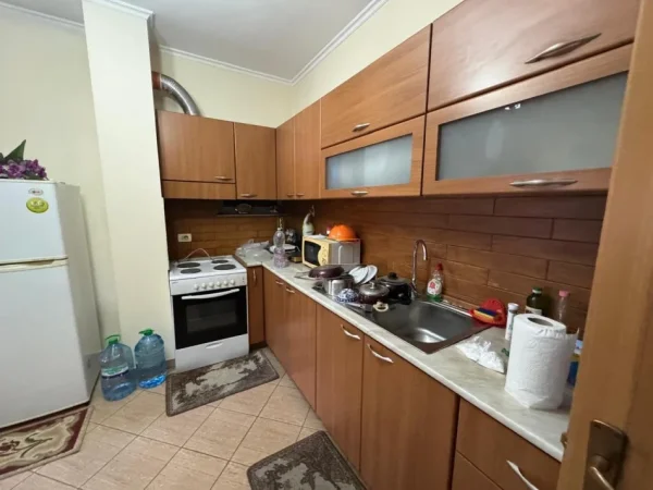 Tirane, shitet apartament 1+1+Ballkon Kati 3, 60 m² 128.000 €