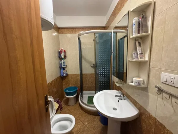 Tirane, shitet apartament 1+1+Ballkon Kati 3, 60 m² 128.000 €