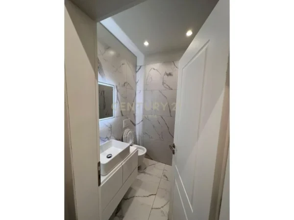 Tirane, jepet me qera apartament 1+1 Kati 2, 68 m² 480 € 