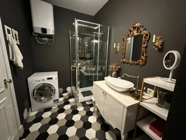 Tirane, jepet me qera apartament 2+1 Kati 2, 102 m² 800 € 