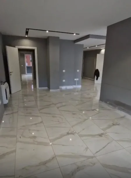 Tirane, jepet me qera ambjent biznesi Kati 2, 162 m² 1.800 € 