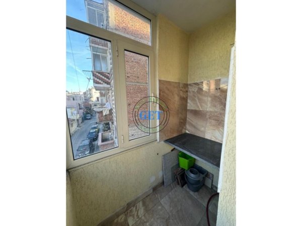 Durres, jepet me qera apartament 2+1 Kati 2, 90 m² 500 € (Bulevardi,Durres)