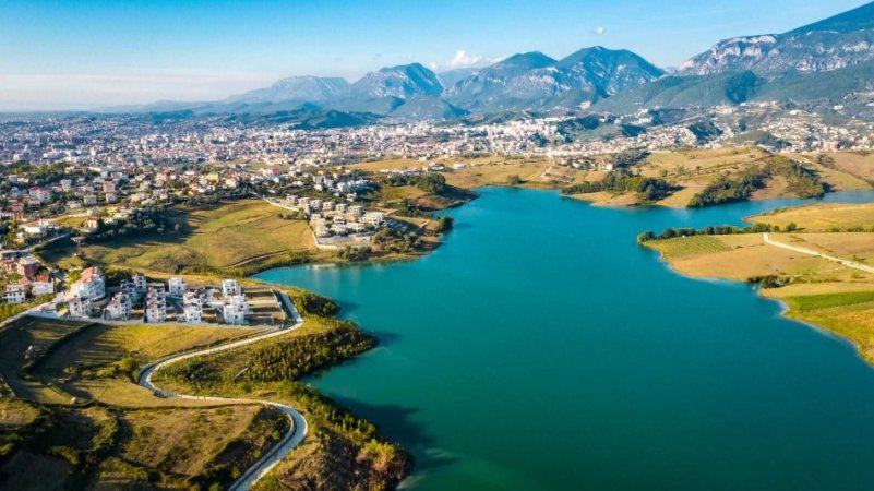 Tirane, shes hotel , 6.095 m² 5.500.000 € (Farkë)