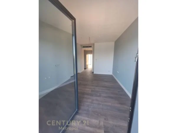 Tirane, shes hotel , 6.095 m² 5.500.000 € (Farkë)