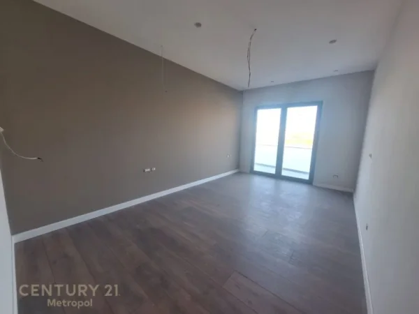 Tirane, shes hotel , 6.095 m² 5.500.000 € (Farkë)