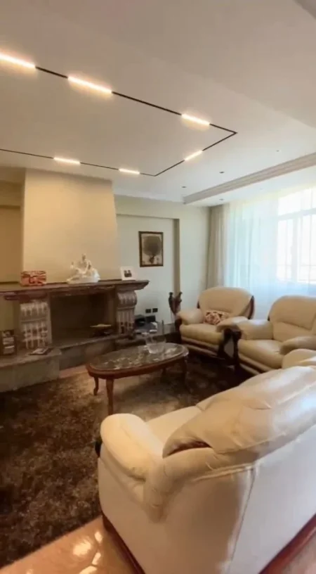 Durres, shitet apartament 3+1+Ballkon Kati 3, 130 m² 145.000 € (Stadiumi, Durres)