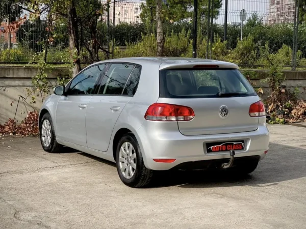 Tirane, shes makine VW GOLF 6 Benzin, gri metalizato manuale Klima 205.000 km 5290 €