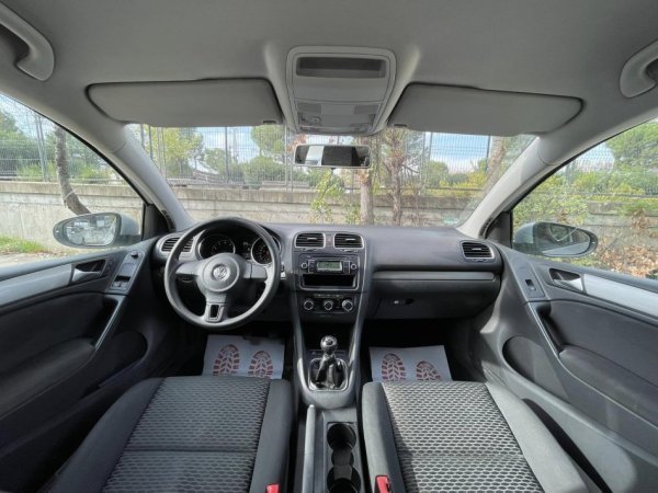 Tirane, shes makine VW GOLF 6 Benzin, gri metalizato manuale Klima 205.000 km 5290 €