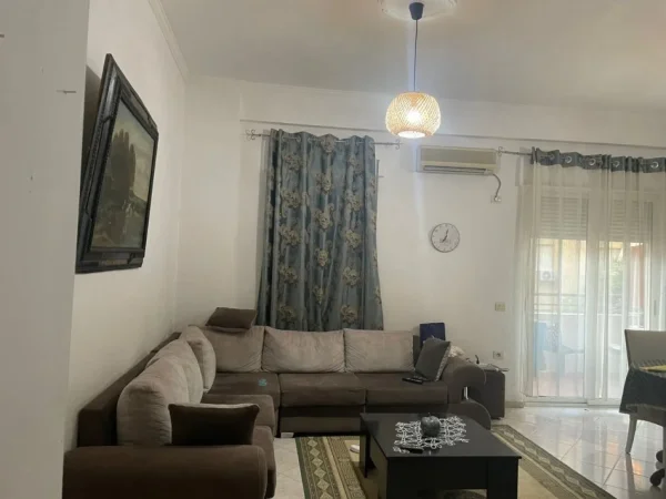 Tirane, jepet me qera apartament 2+1+Ballkon Kati 2, 95 m² 500 € (Kodra e Diellit , rruga bill klinton)