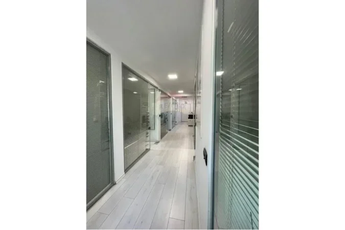 Tirane, jepet me qera Kati 1, 95 m² 1.350 € (Dervish Hima)