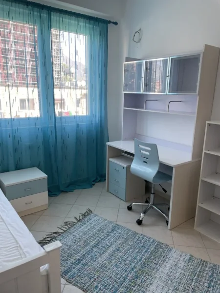Tirane, jepet me qera apartament 2+1+Ballkon Kati 3, 90 m² 500 € (Tregu i ri elektrik)