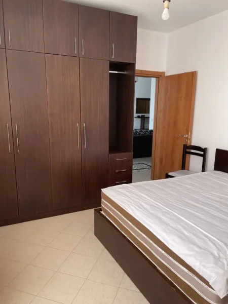 Tirane, jepet me qera apartament 2+1+Ballkon Kati 3, 90 m² 500 € (Tregu i ri elektrik)