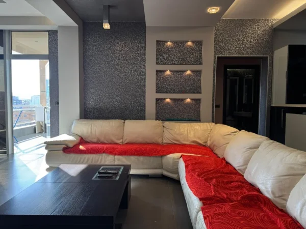 Tirane, shes apartament 2+1+Ballkon Kati 6, 130 m² 200.000 € (Selvia)
