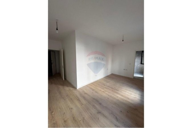 Tirane, shitet apartament 2+1+Ballkon Kati 5, 103 m² 195.000 € (SHESIM APARTAMENT 2+1+2 KOPSHTI ZOOLOGJIK!)