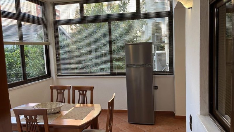 Tirane, jepet me qera shtepi 2+1+Ballkon Kati 1, 130 m² 500 € (rruga Ali Demi)