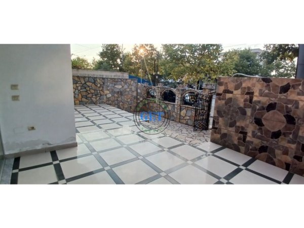 Durres, jepet me qera vetem 1 dhome 1+1 Kati 0, 40 m² 250 € (Ish Keneta, Durres)