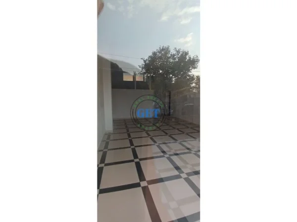 Durres, jepet me qera vetem 1 dhome 1+1 Kati 0, 40 m² 250 € (Ish Keneta, Durres)