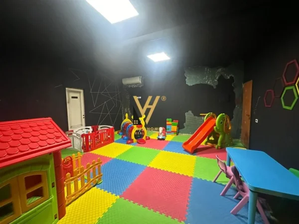 Tirane, shitet bar-kafe Kati 0, 186 m² 220.000 € (RRUGA E DAJTIT)