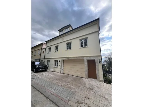 Tirane, jepet me qera ambjent biznesi Kati 3, 500 m² 5.000 € (Prane Pallatit te Brigadave Tirana, Albania)