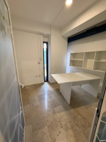 Tirane, jepet me qera ambjent biznesi Kati 2, 120 m² 1.500 € (Don Bosko)