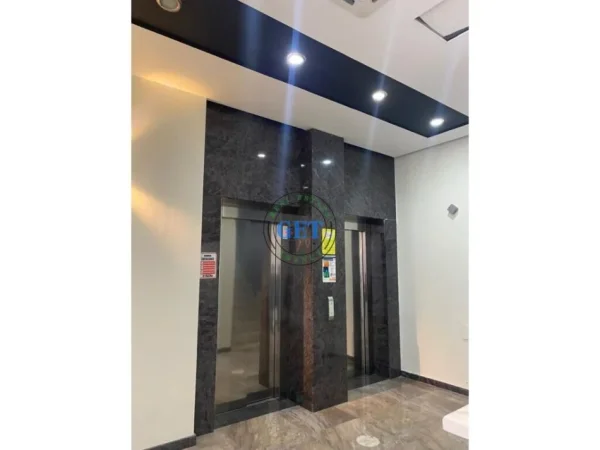 Durres, jepet me qera ambjent biznesi Kati 4, 250 m² (Sheshi Pranvera, Durres.)