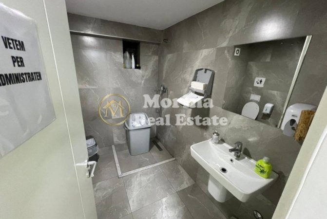 Tirane, jepet me qera ambjent biznesi Kati 1, 562 m² 7.000 € (Rruga Dibres)